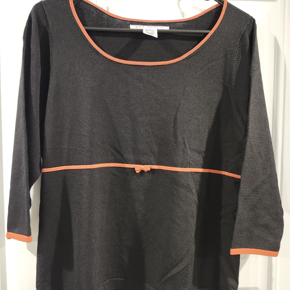 EUC Max Studio Black Long Sleeve Top with Red Accents
